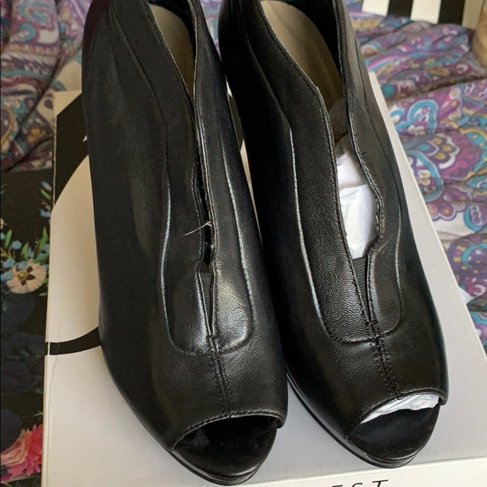 Black shoe